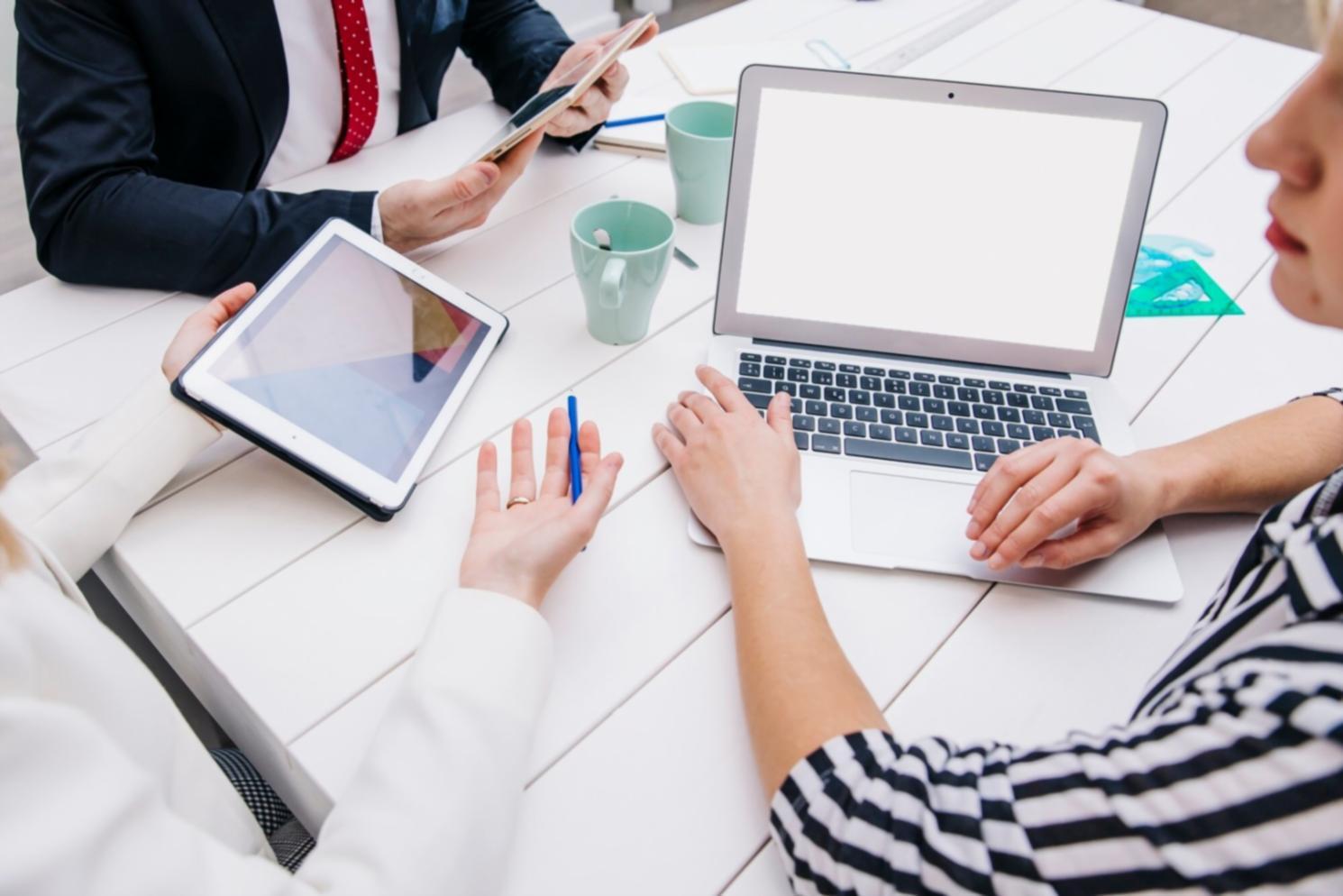 Groupe d'étudiants lors d'un atelier financier collaboratif